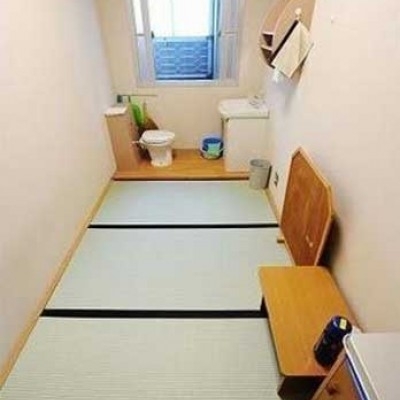 日本死刑犯住的牢房，簡直比我們在外面租屋還高級啊！！太傻眼了！！